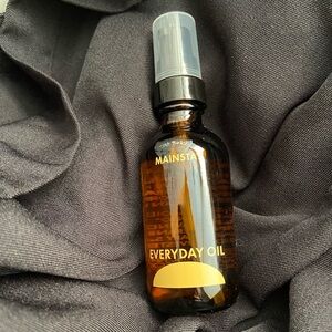 Everyday oil mainstay blend